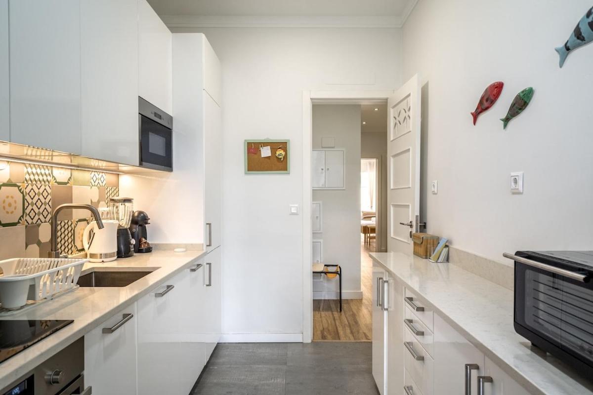 T2 With Ac And Patio Near Av Da Liberdade Lisbon