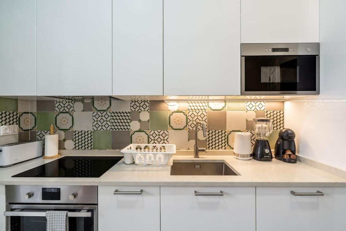 T2 With Ac And Patio Near Av Da Liberdade Apartment